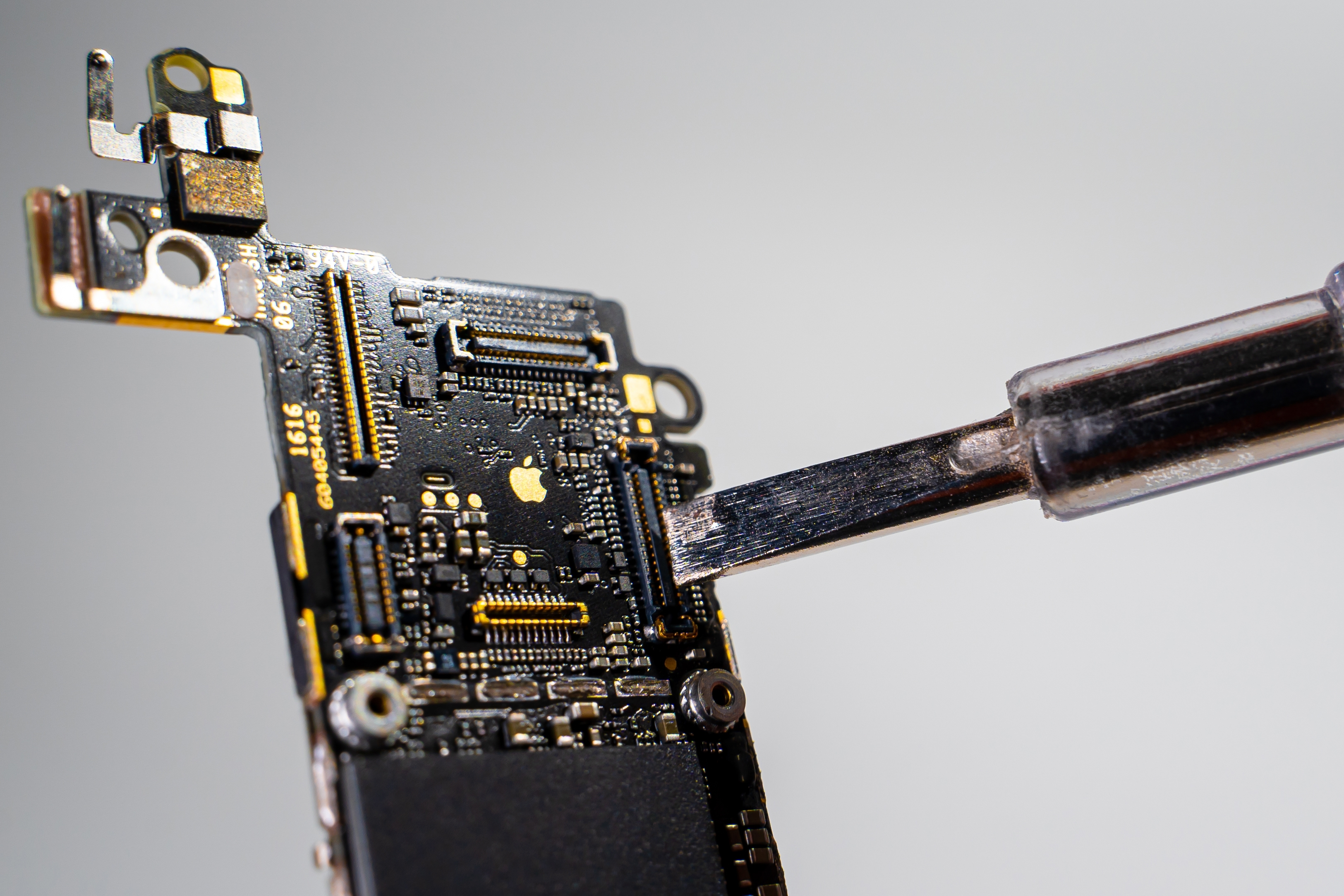 Laptop- und MacBook-Reparatur bei i-Restore St. Gallen